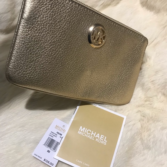NWT, Michael Kors LG TZ WRSTLT Bag, Pale gold MSRP $128 - Picture 8 of 17